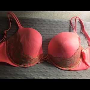Victoria’s Secret Very Sexy Push up Bra. 38DD